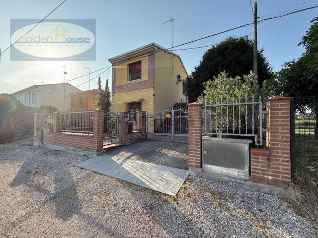 Villetta indipendente in vendita di 166 m² in Via Garda Menata, 84