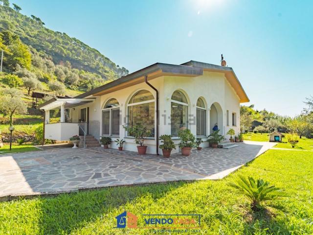Villetta indipendente in vendita di 166 m² in Via Giovanni Pietro Vitali, 20