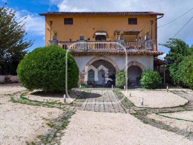 Villetta indipendente in vendita di 166 m² in Via dei 3 Casali, 18