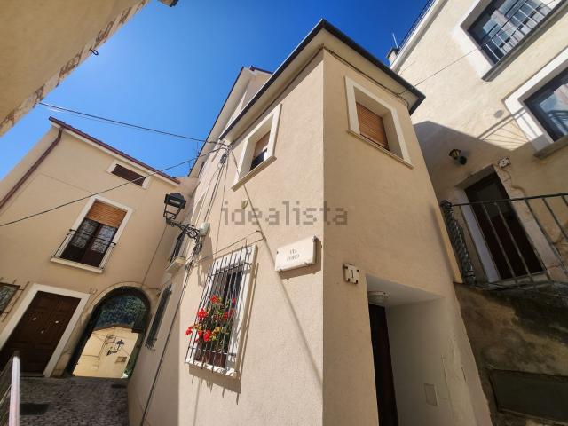 Villetta indipendente in vendita di 166 m² in Via Foro, 1