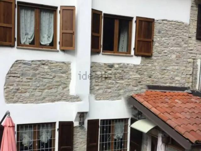 Villetta indipendente in vendita di 166 m² in Via Nure
