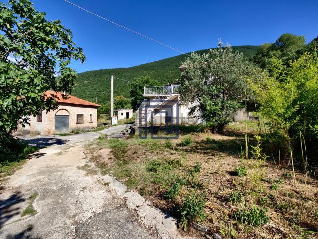 Villetta indipendente in vendita di 166 m² in Via Roma, 74