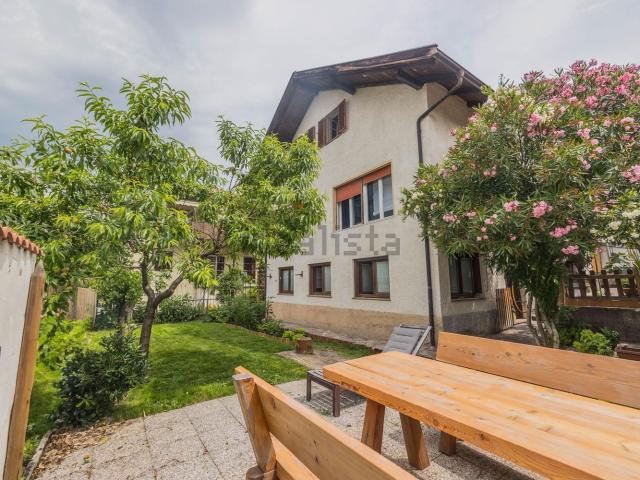 Villetta indipendente in vendita di 167 m² in Via del Monte