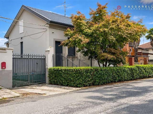 Villetta indipendente in vendita di 167 m² in Via Ludovico Antonio Muratori, 80