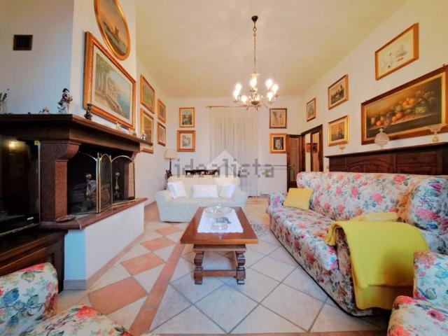 Villetta indipendente in vendita di 167 m² in Via Vittorio Veneto, 1