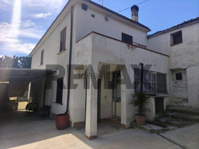 Villetta indipendente in vendita di 167 m² in Contrada Colle Sant&apos Antonio, 38