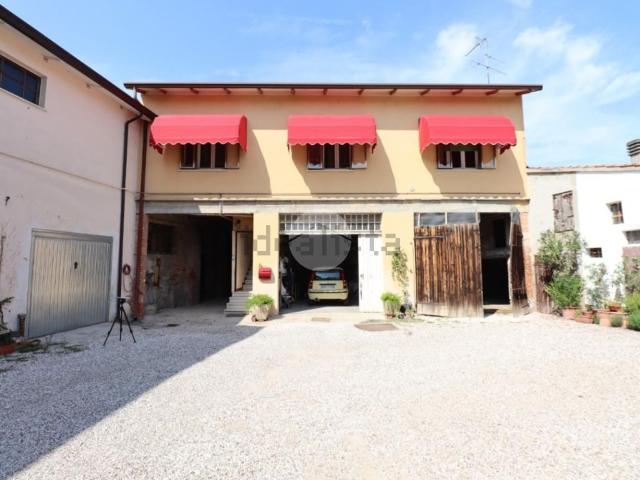 Villetta indipendente in vendita di 167 m² in Piazza Giuseppe Garibaldi, 9