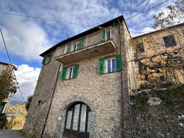 Villetta indipendente in vendita di 168 m² in Via Colla