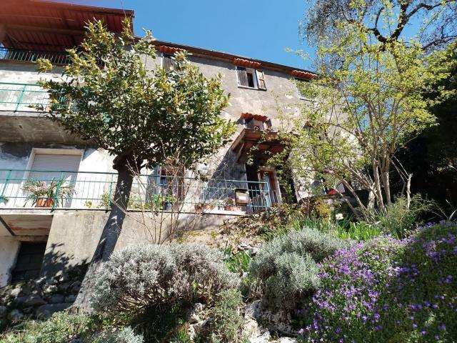 Villetta indipendente in vendita di 168 m² in Via di Trescolli, 2790