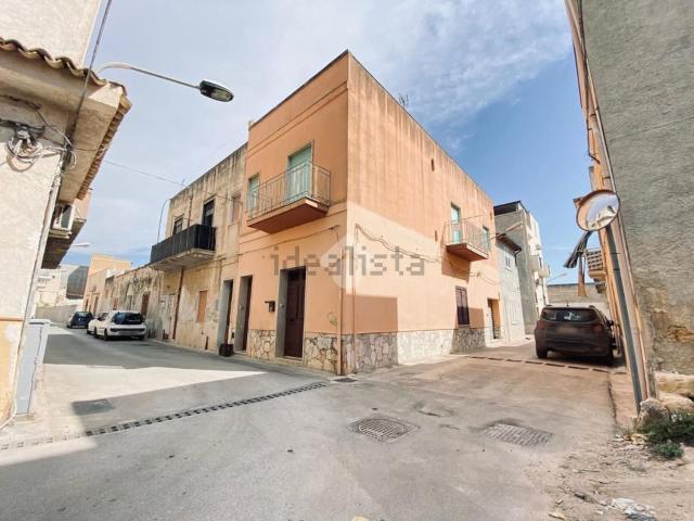 Villetta indipendente in vendita di 168 m² in Via Legnano