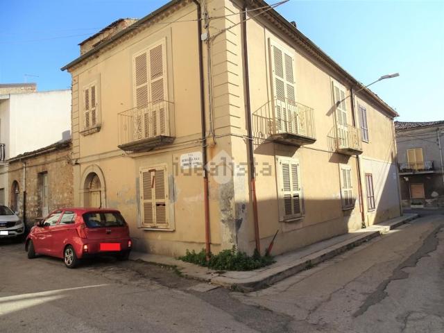 Villetta indipendente in vendita di 168 m² in Via Michele la Sala