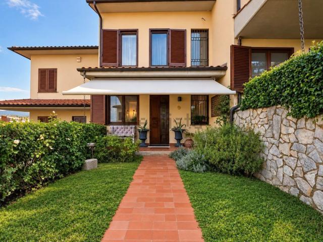 Villetta indipendente in vendita di 168 m² in Via Sturagnolo