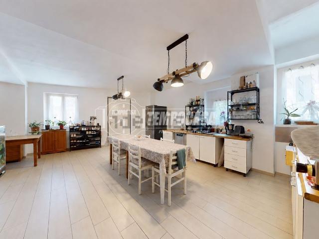Villetta indipendente in vendita di 168 m² in Via Roma, 66