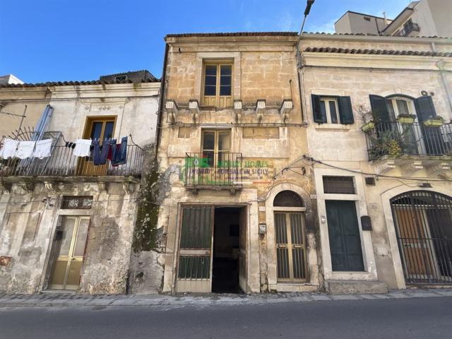 Villetta indipendente in vendita di 168 m² in Via Tirella, 303