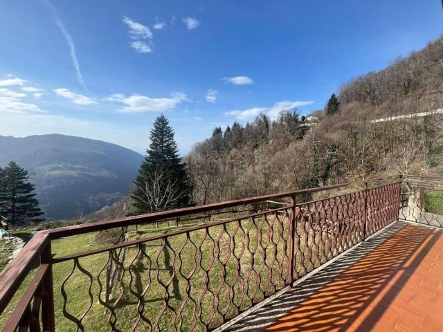 Villetta indipendente in vendita di 169 m² in Via Aquilino Catenazzi