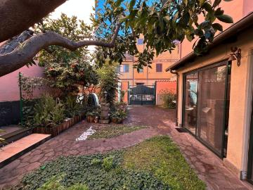 Villetta indipendente in vendita di 169 m² in Via Nettunense