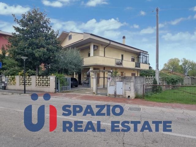 Villetta indipendente in vendita di 169 m² in Via Salara, 47