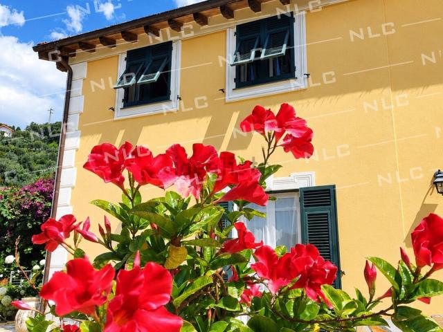 Villetta indipendente in vendita di 309 m² in Via Santa Maria del Campo