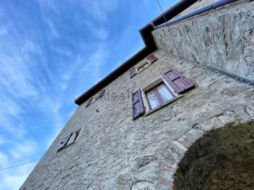 Villetta indipendente in vendita di 170 m² in Via Cadorna