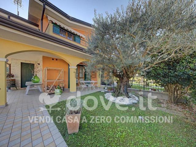 Villetta indipendente in vendita di 170 m² in Via Caduti sul Lavoro, 3