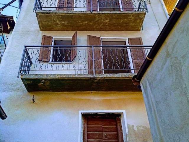 Villetta indipendente in vendita di 170 m² in Via Carale