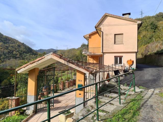 Villetta indipendente in vendita di 170 m² in Via Castello, 323