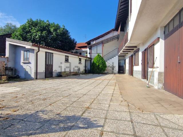 Villetta indipendente in vendita di 170 m² in Via Chiesa, 4