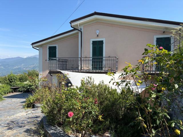 Villetta indipendente in vendita di 170 m² in Via Al Castello
