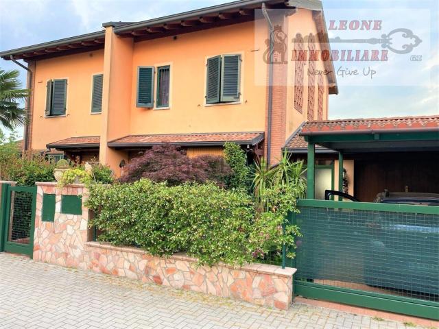 Villetta indipendente in vendita di 170 m² in Via alla Vigentina, 11