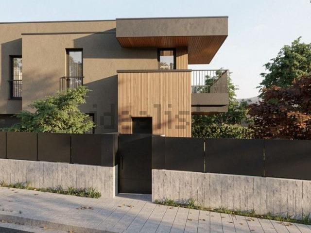 Villetta indipendente in vendita di 170 m² in Via Avisio