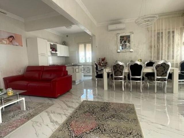 Villetta indipendente in vendita di 170 m² in Via Bassa