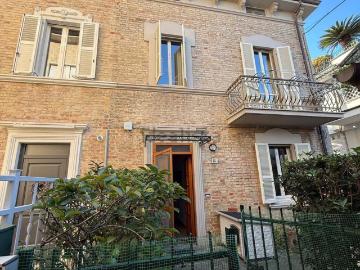 Villetta indipendente in vendita di 170 m² in Via Giacomo Boni, 48