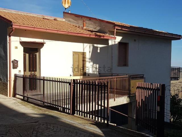 Villetta indipendente in vendita di 170 m² in Via Giacomo Leopardi, 19