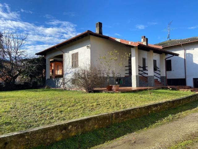 Villetta indipendente in vendita di 170 m² in Via Gioacchino Rossini