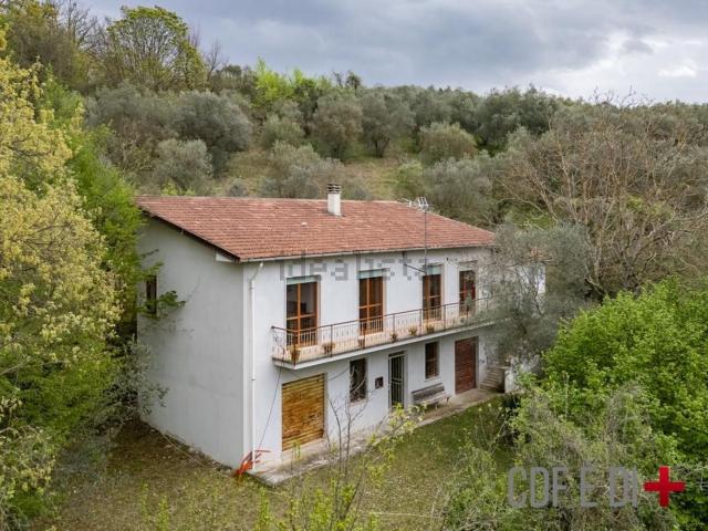 Villetta indipendente in vendita di 170 m² in Via Giovanni Pascoli