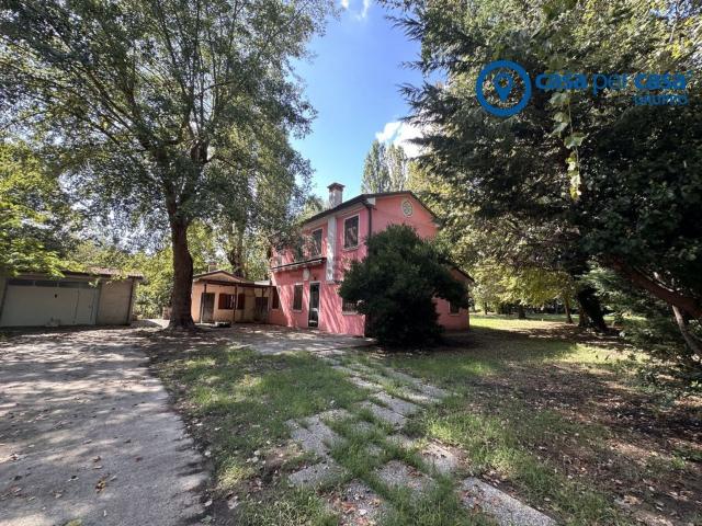 Villetta indipendente in vendita di 170 m² in Via Guccia