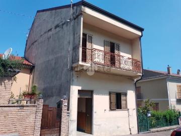 Villetta indipendente in vendita di 170 m² in Via de Rogatis