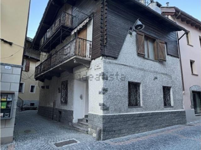 Villetta indipendente in vendita di 170 m² in Via Duca D&apos Aosta, 36