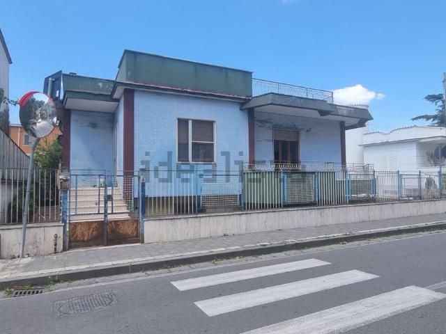 Villetta indipendente in vendita di 170 m² in Via Francesco Siciliano
