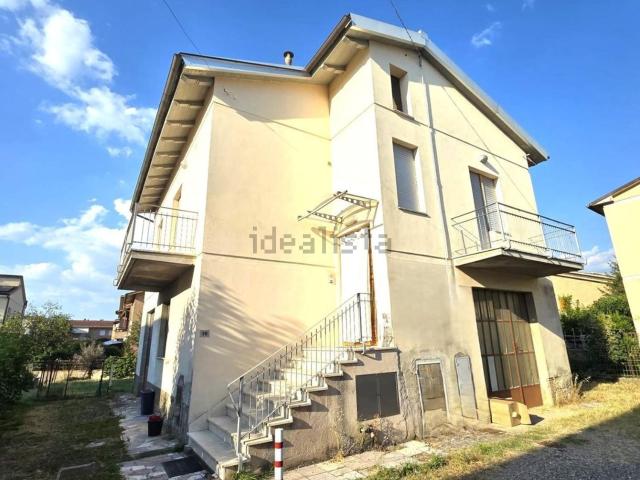 Villetta indipendente in vendita di 170 m² in Via Fratelli Bandiera, 58