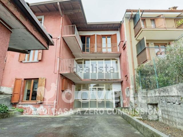 Villetta indipendente in vendita di 170 m² in Via IV Novembre, 17