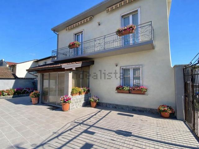Villetta indipendente in vendita di 170 m² in Via IV Novembre, 20