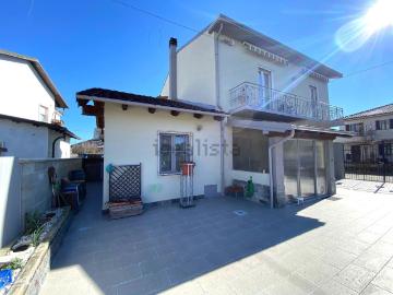 Villetta indipendente in vendita di 170 m² in Via IV Novembre, 20