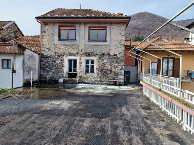 Villetta indipendente in vendita di 170 m² in Via Monsignor Garga