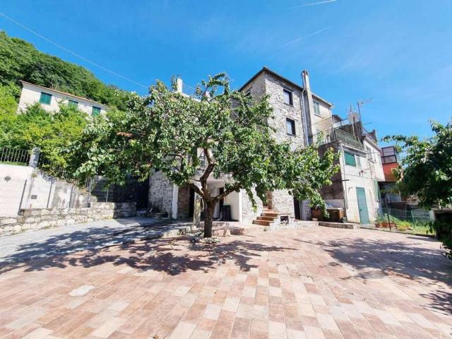 Villetta indipendente in vendita di 170 m² in Via Mareggia