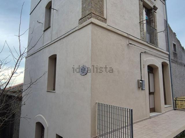 Villetta indipendente in vendita di 170 m² in Via petti donato, 12