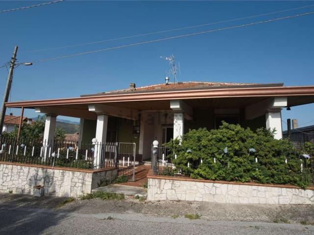 Villetta indipendente in vendita di 170 m² in Via Tufare, 86