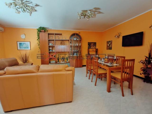 Villetta indipendente in vendita di 170 m² in Via Umberto I&apos , 2