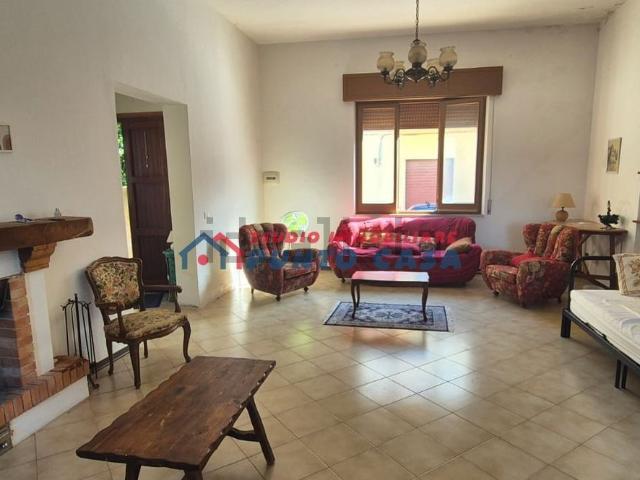 Villetta indipendente in vendita di 170 m² in Via Vespri