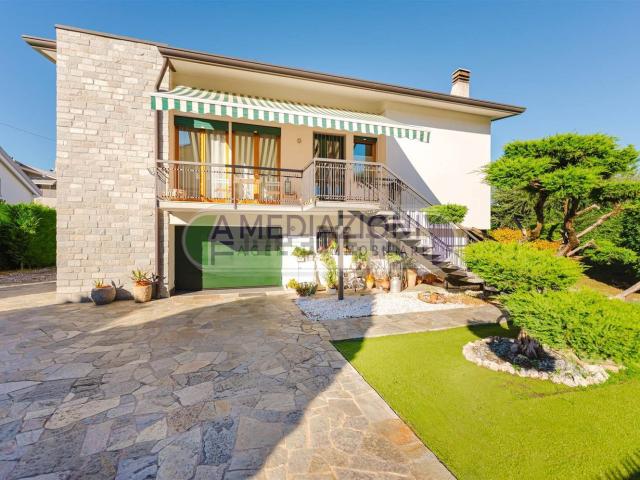 Villetta indipendente in vendita di 170 m² in Via Vittorio Alfieri, 10